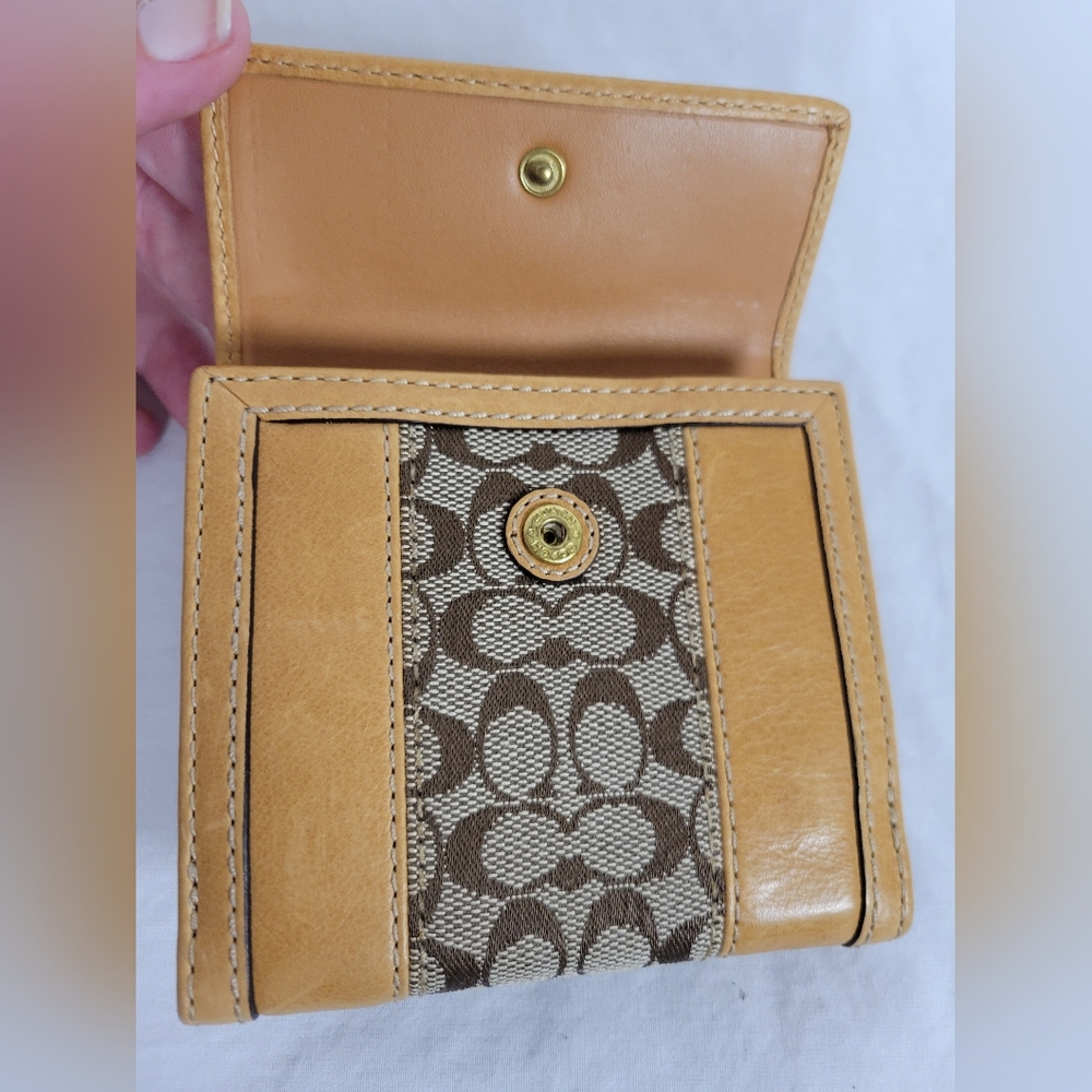 Coach Women's Genuine Leather Tan Brown Bifold Wallet - Picture 3 of 4